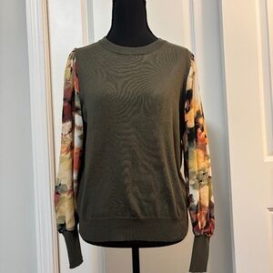 Zac and Rachel Green Crewneck Sweater with Floral Blouse Sleeves *NWT*